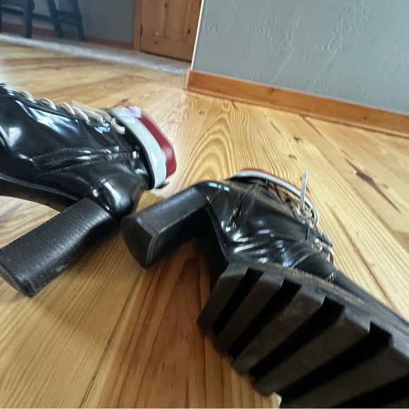 Louis Vuitton Star Trail biker bootie with white and red accent size 38 - Picture 5 of 7